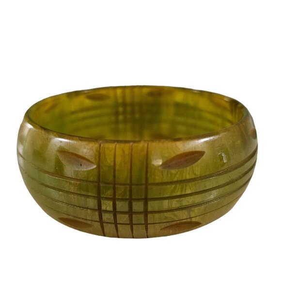 Vintage Bakelite Apple Juice Carved Bracelet Bangle Small Size - Picture 3 of 16